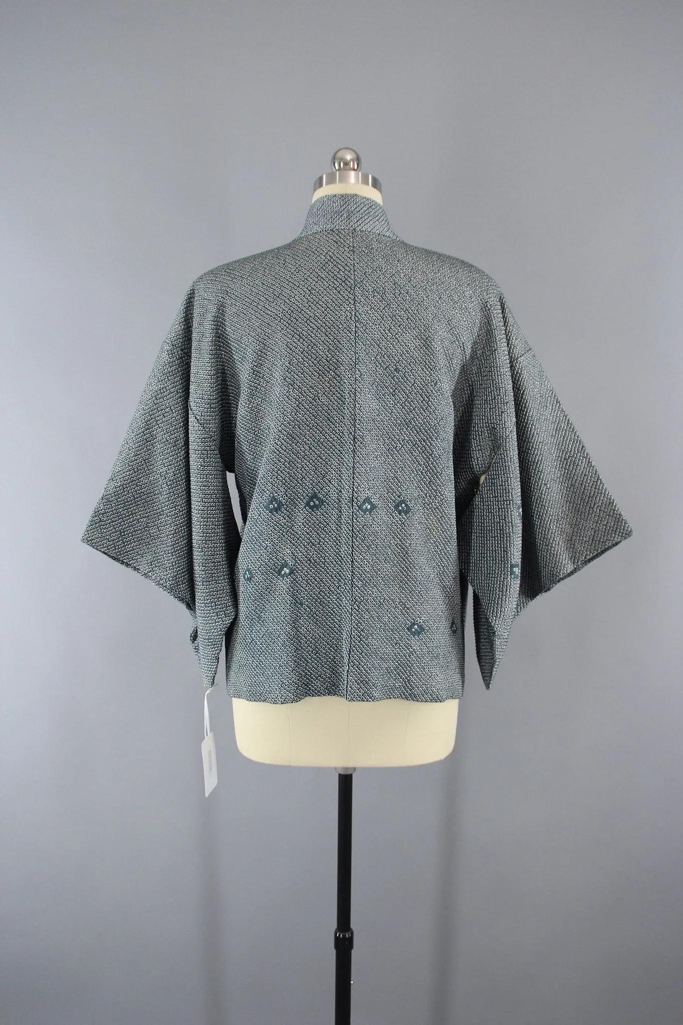 1950s Vintage Silk Haori Kimono Jacket in Blue Gray Shibori