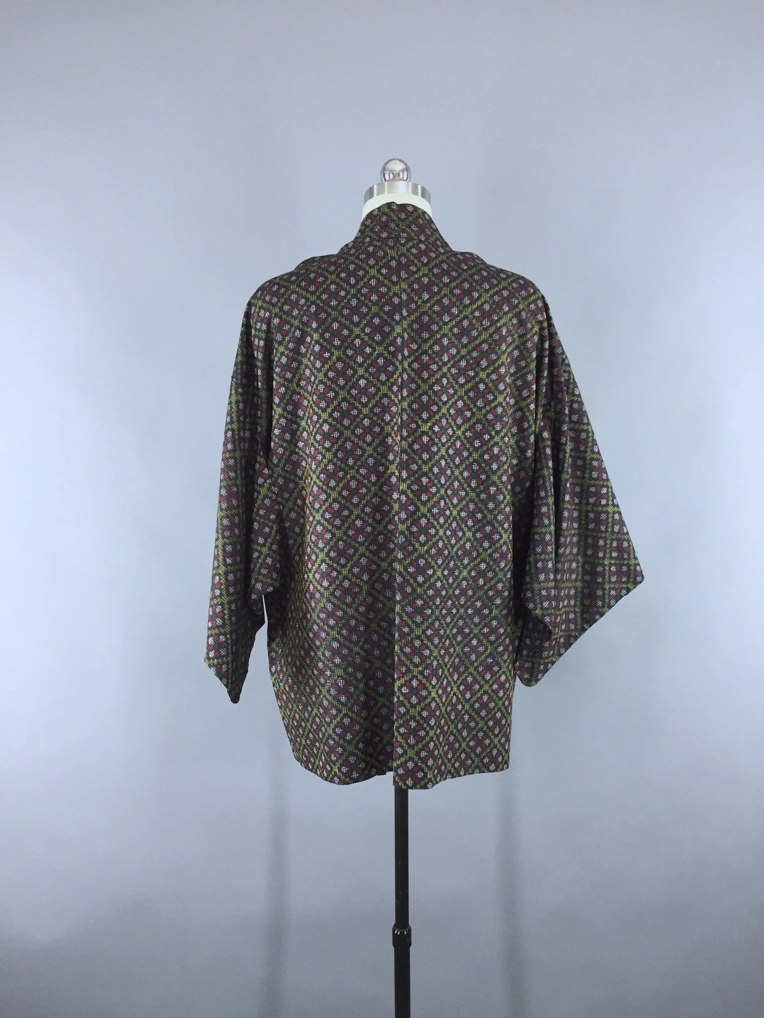 1970s Vintage Haori Kimono Cardigan Jacket in Black Ikat