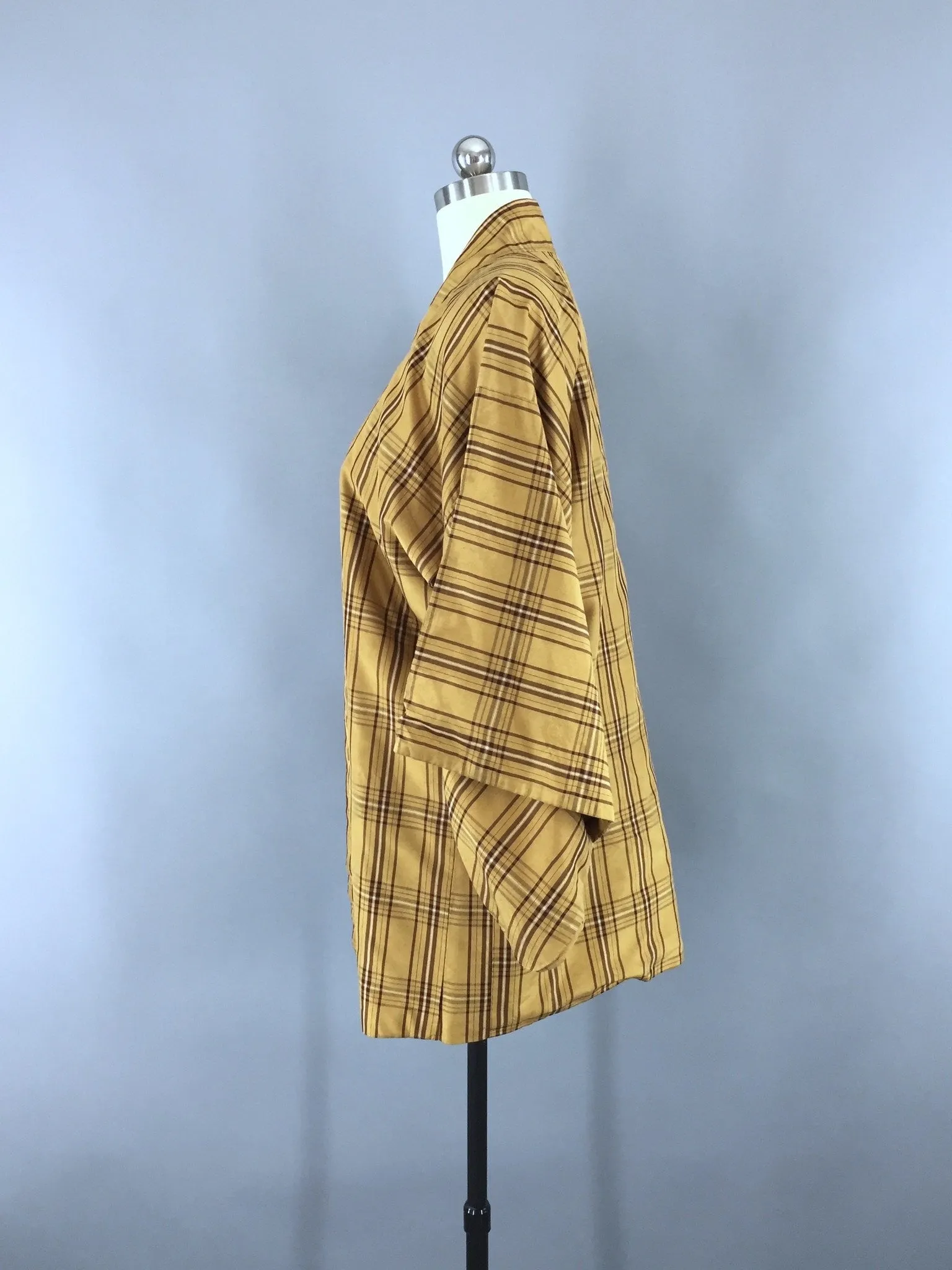 1970s Vintage Silk Haori Kimono Cardigan Jacket in Brown Plaid