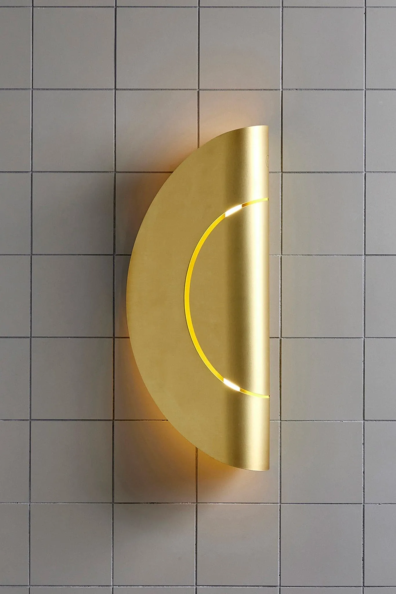 Furl Circle Wall Light