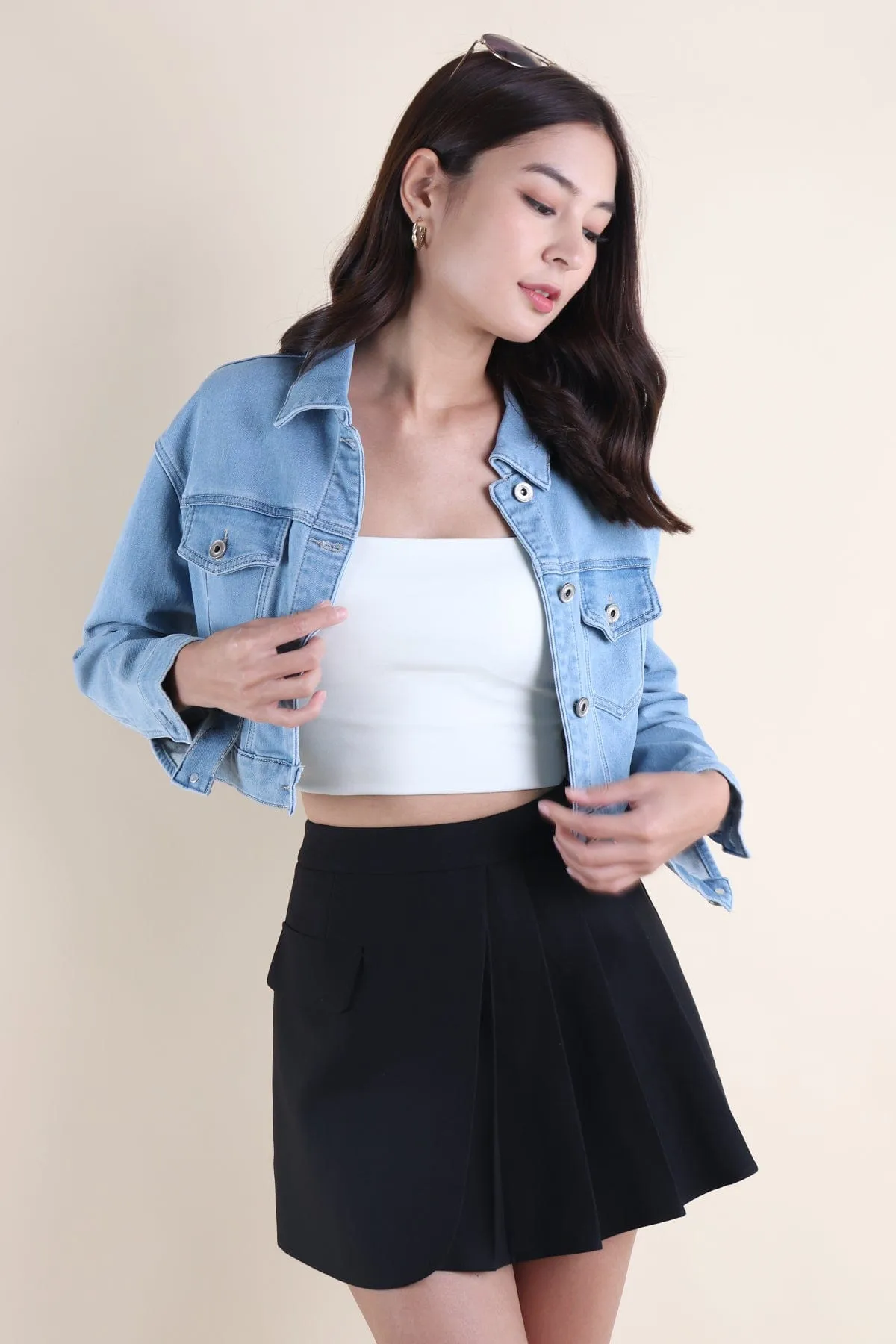 LUNA CROPPED DENIM JACKET IN BLUE