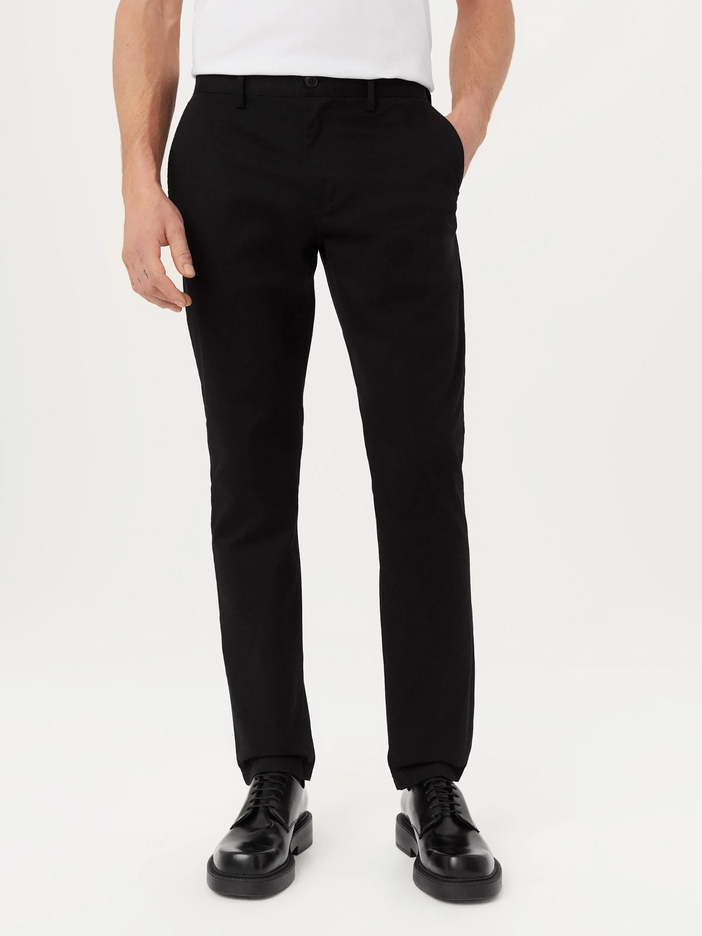 The Brunswick Slim Chino Pant in Black