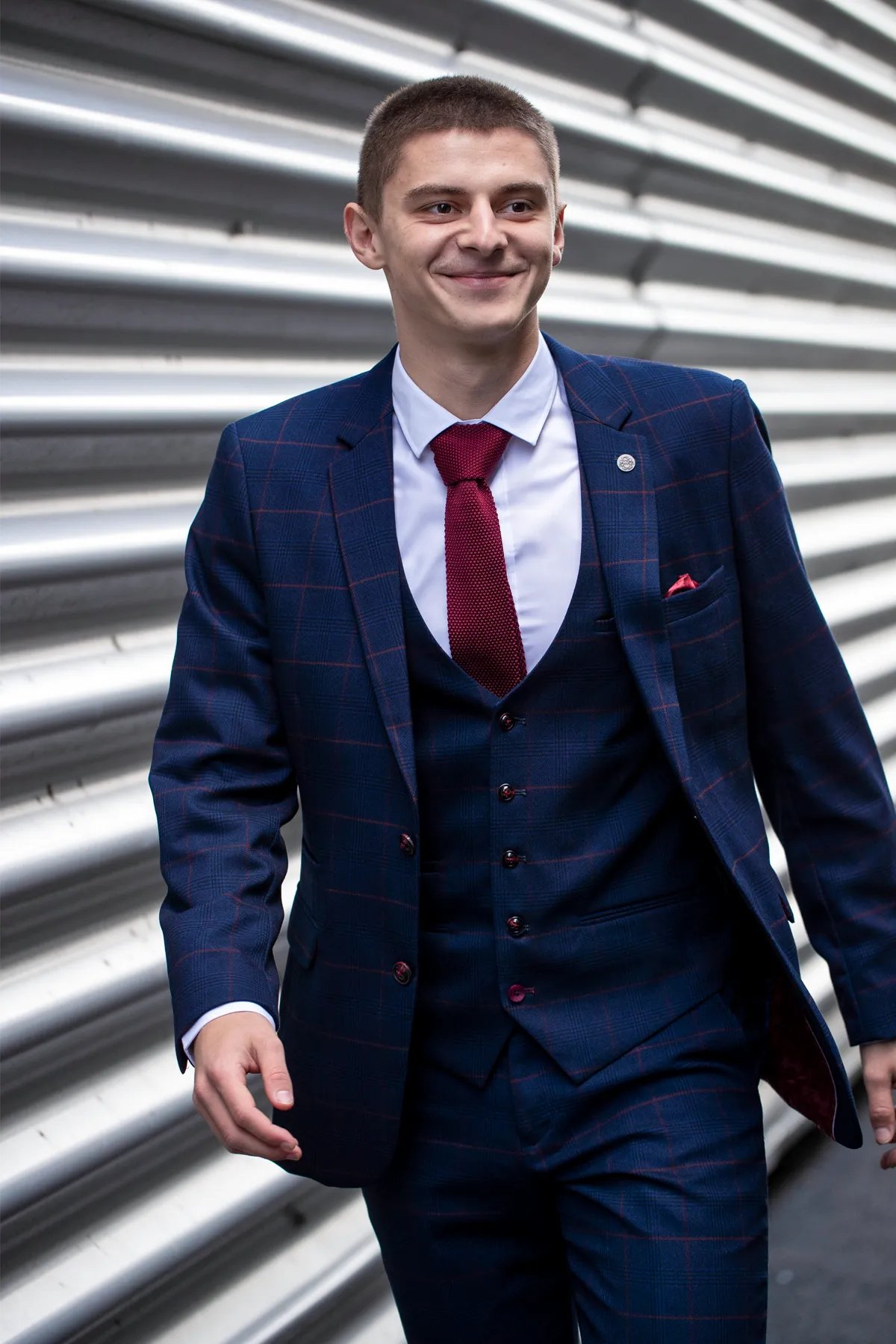 THE EVERTON COLLECTION | Vitalii Mykolenko in The EDINSON Navy Suit